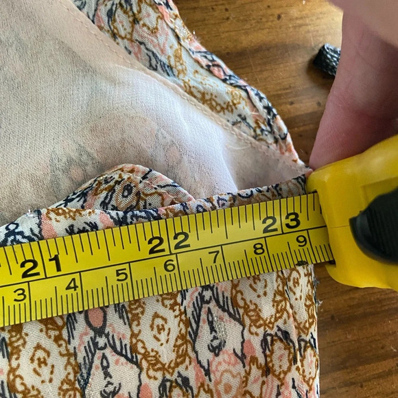 Blue Sol Womens Sleeveless Print Ruffle Top Blouse Neutrals Sz XL - Picture 6 of 9